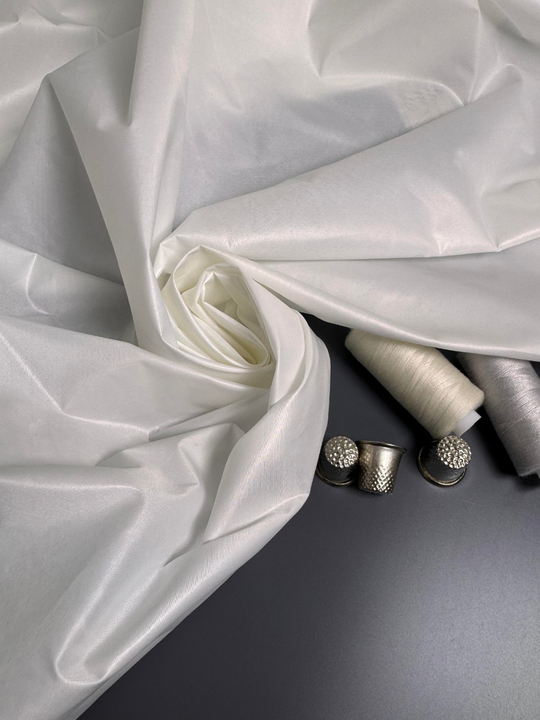 Плащевка однот белый, тонкая Монклер LR#63