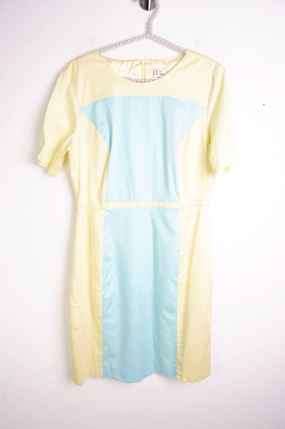 Платье D.Swing красивого оттенка, маркировка 40, визуально на 46 размер, новое