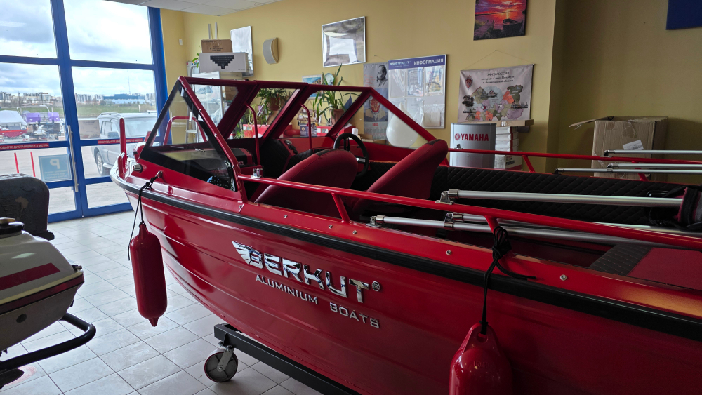 Лодка Беркут L-Jacket. В наличии.