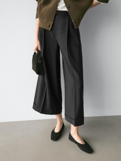 Massimo Dutti Свободные брюки с вытачками, черный