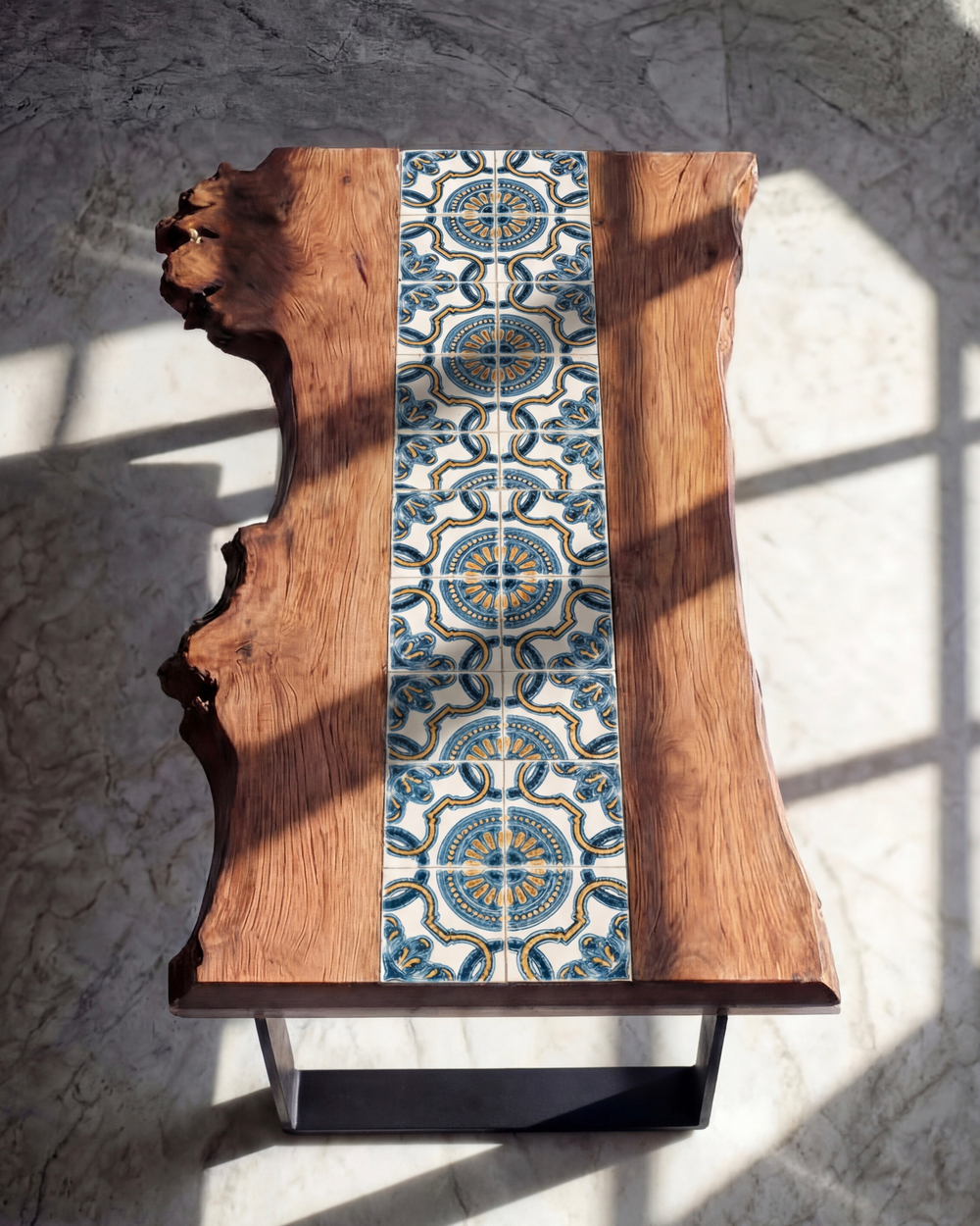 Стол из карагача с плиткой