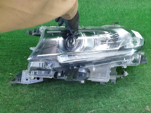 Фара левая Toyota Land Cruiser Prado 150 (2017-н.в.) LED