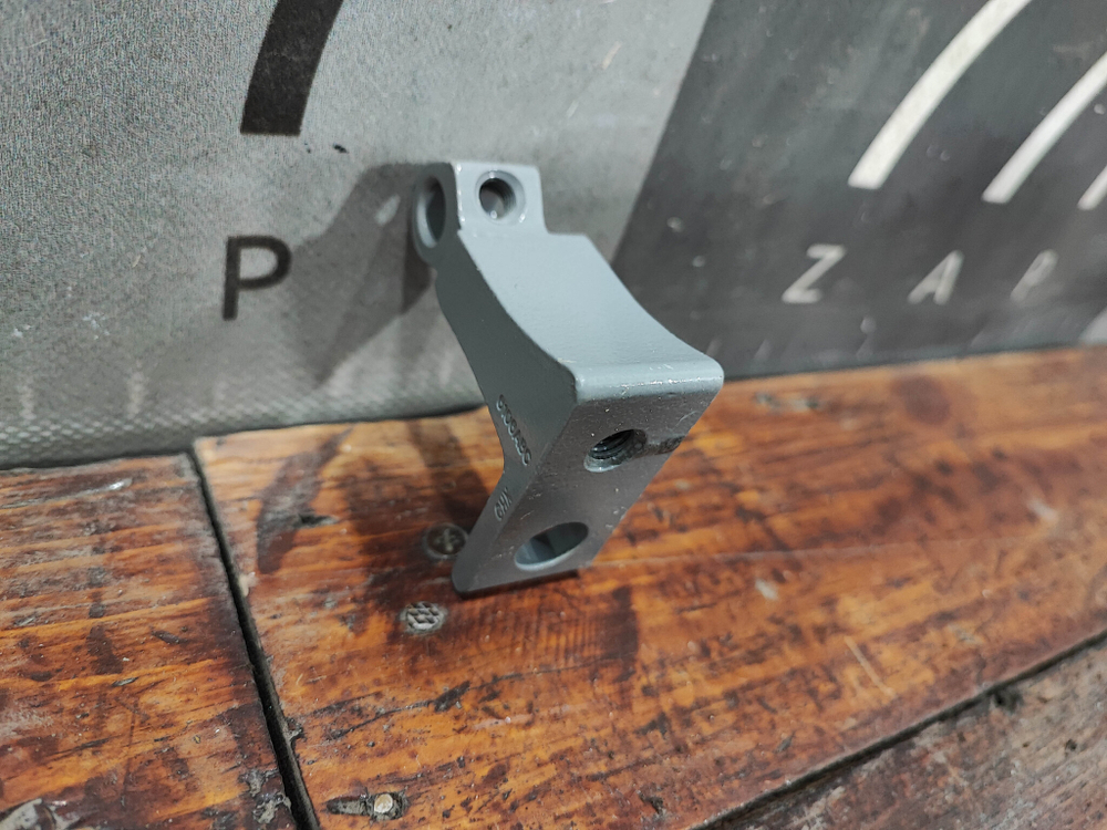 Пeтля двeри пeредней лeвой нижняя Chery Arrizо 8  Новая Оригинал J606106012