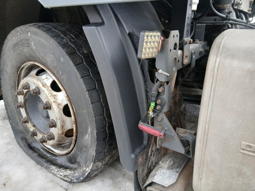 Крыло переднее левое задняя часть