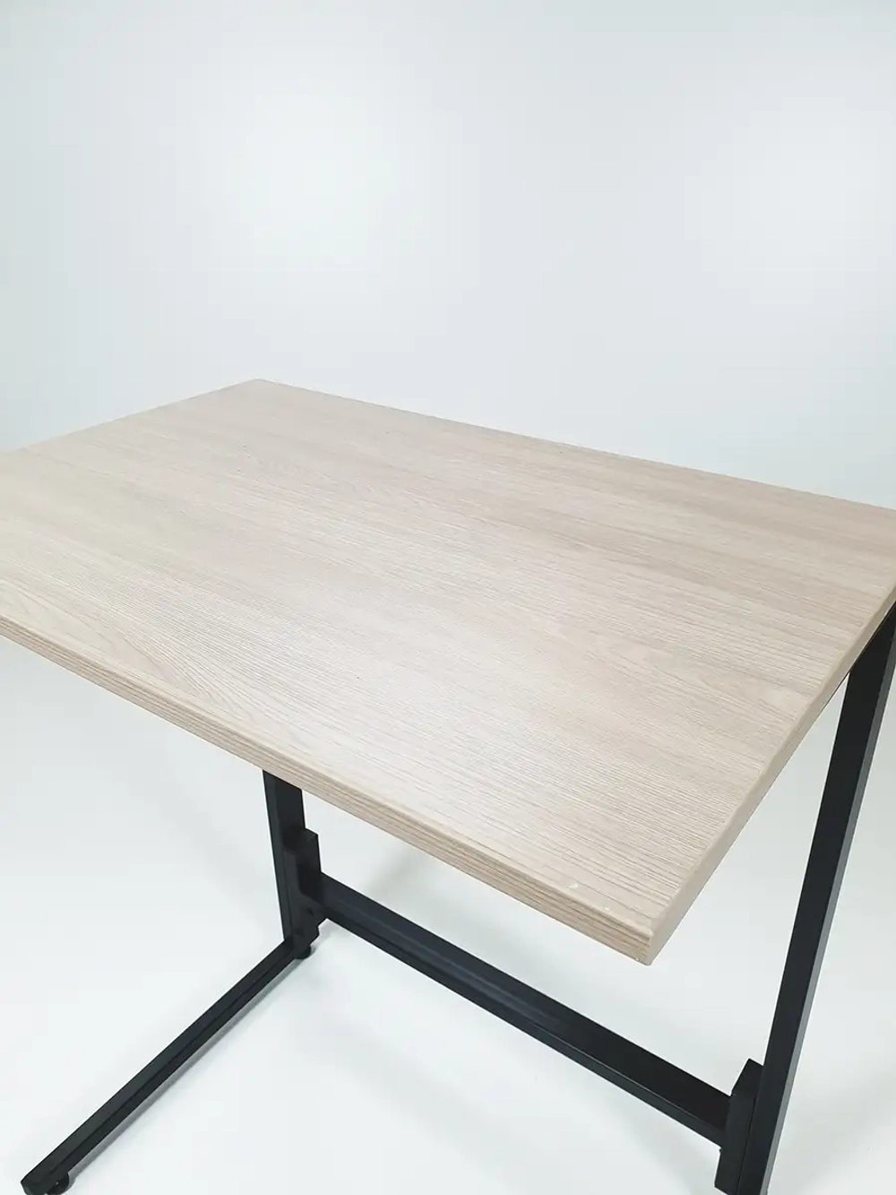 Журнальный столик приставной придиванный прикроватный