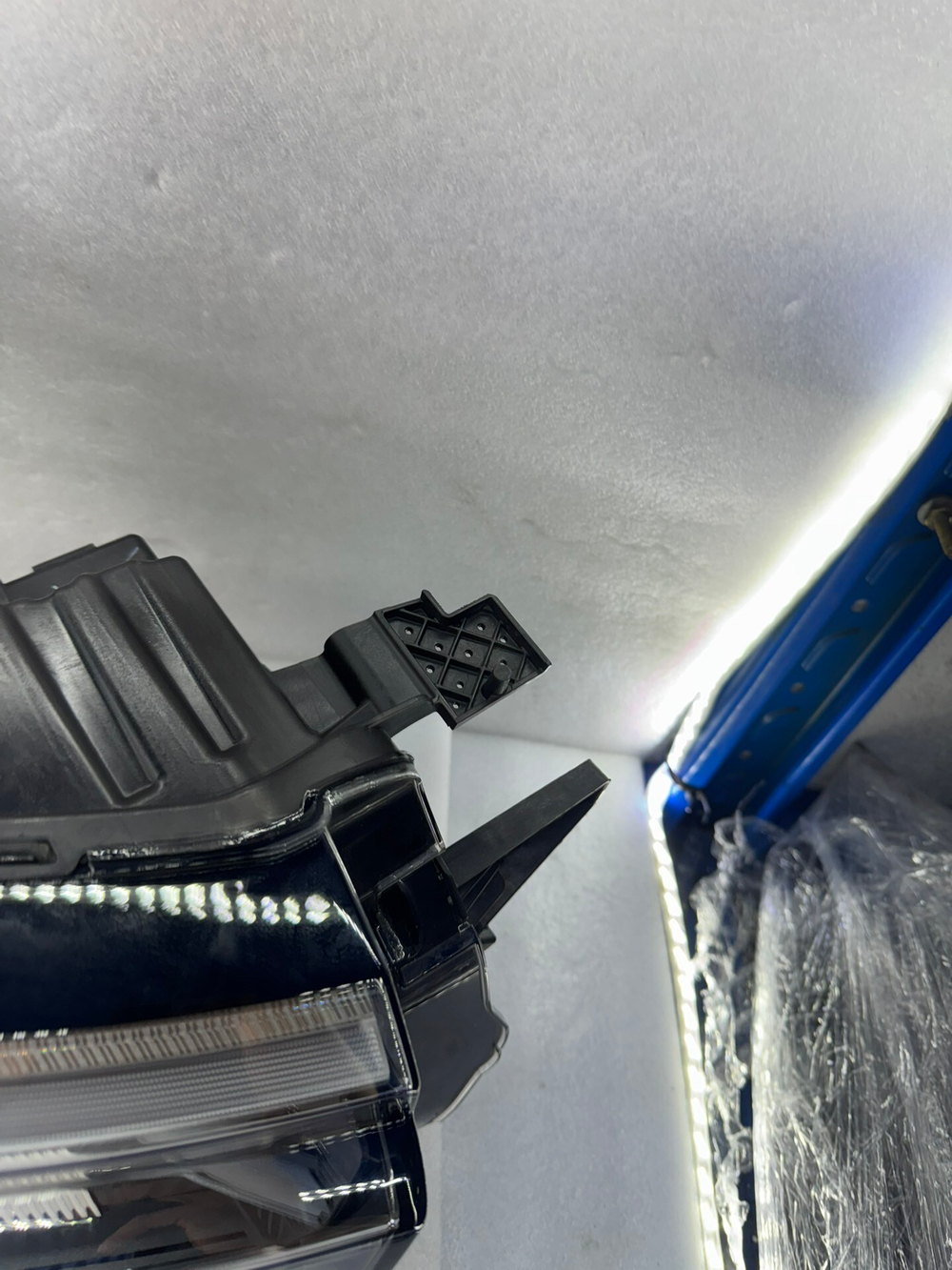 Передняя LED фара Ford Explorer 2022-2023 оригинал
