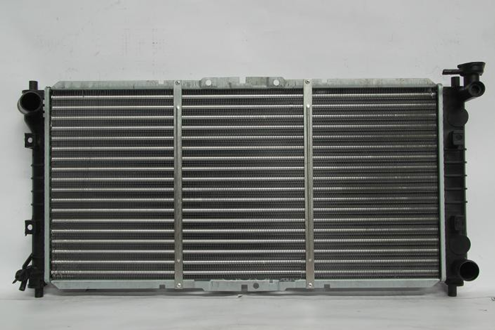 Радиатор охлаждения Mazda 626 GF