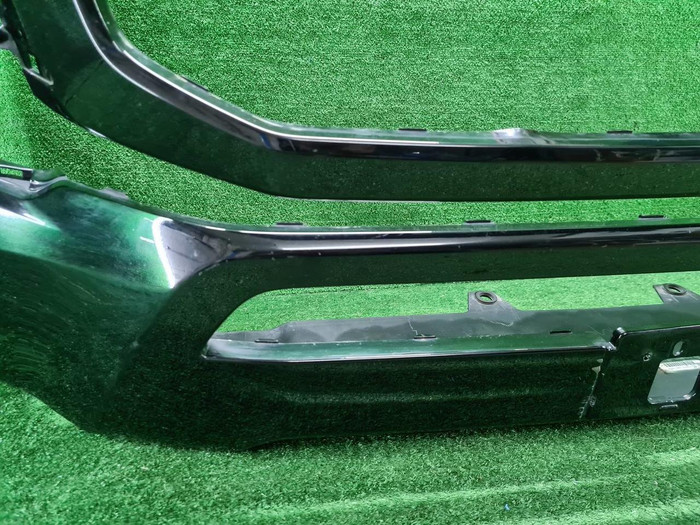 Бампер передний Toyota Land Cruiser 300 (2021-н.в.)