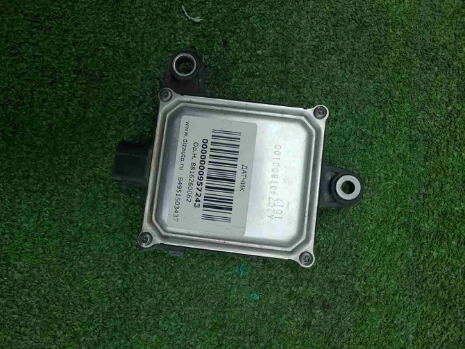 Датчик слепых зон Toyota Land Cruiser 200 (15-21)