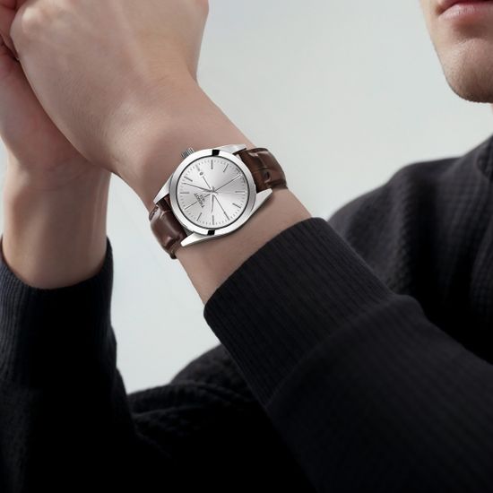 Tissot T127.410.16.031.00 мужские часы на ремне Gentleman на руке