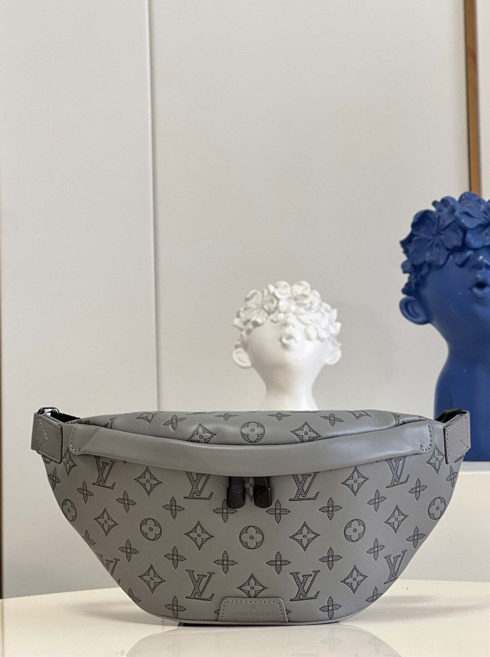 Louis Vuitton Discovery Bumbag