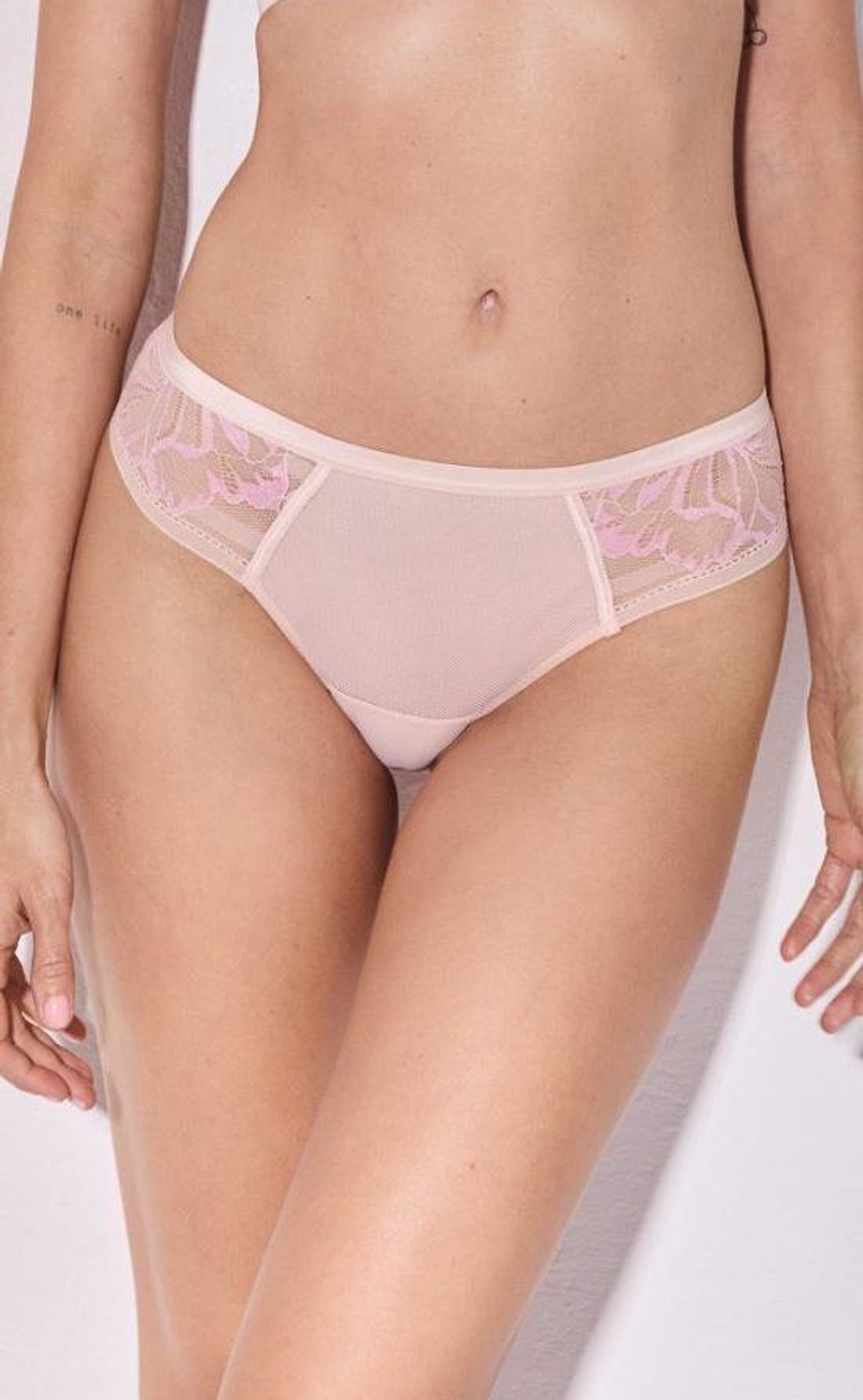 Телесные трусики-бразилиана Glossy Iris (Размер: 38) (Цвет: телесный)