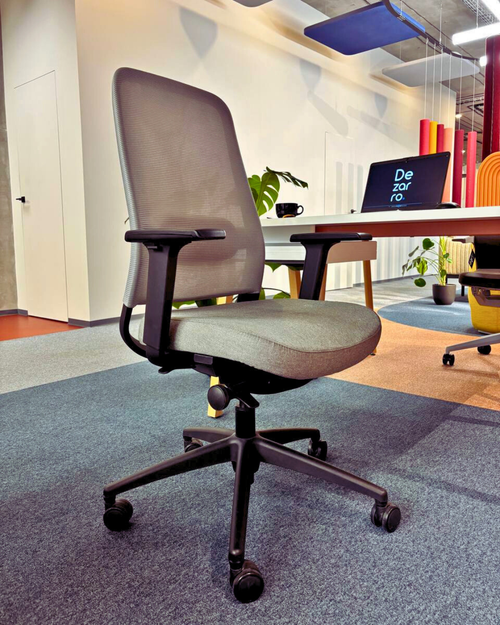 ALANI, харизма и сдержанность