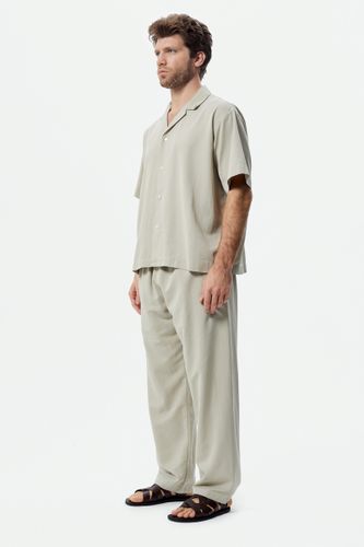 Бежевый костюм-тройка HEATHEN