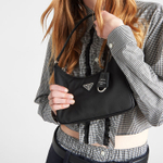 Сумка PRADA Re-Edition 2005 Hobo, 1NE204_R064_F0002