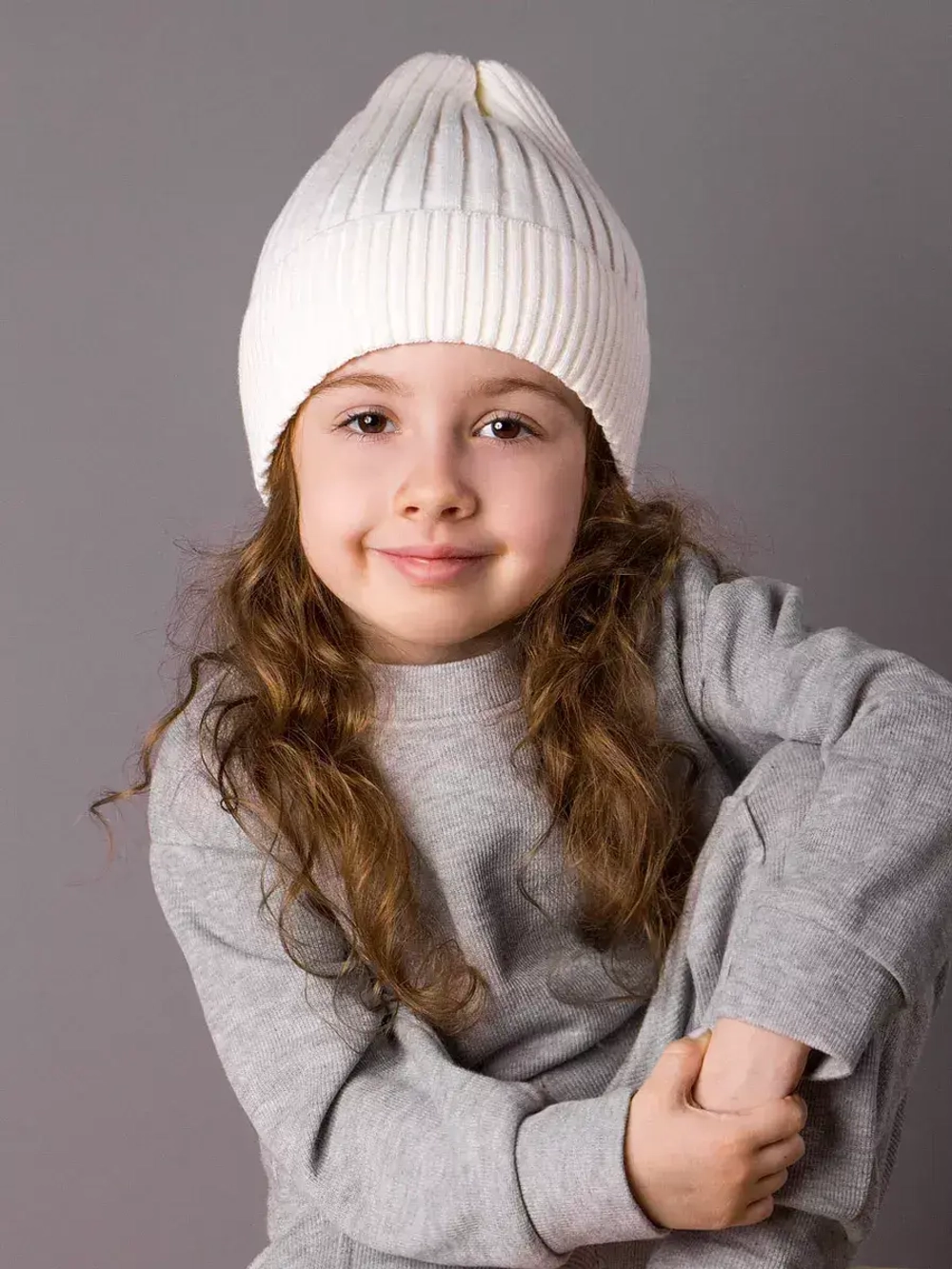 Шапка для девочки осенняя вязаная