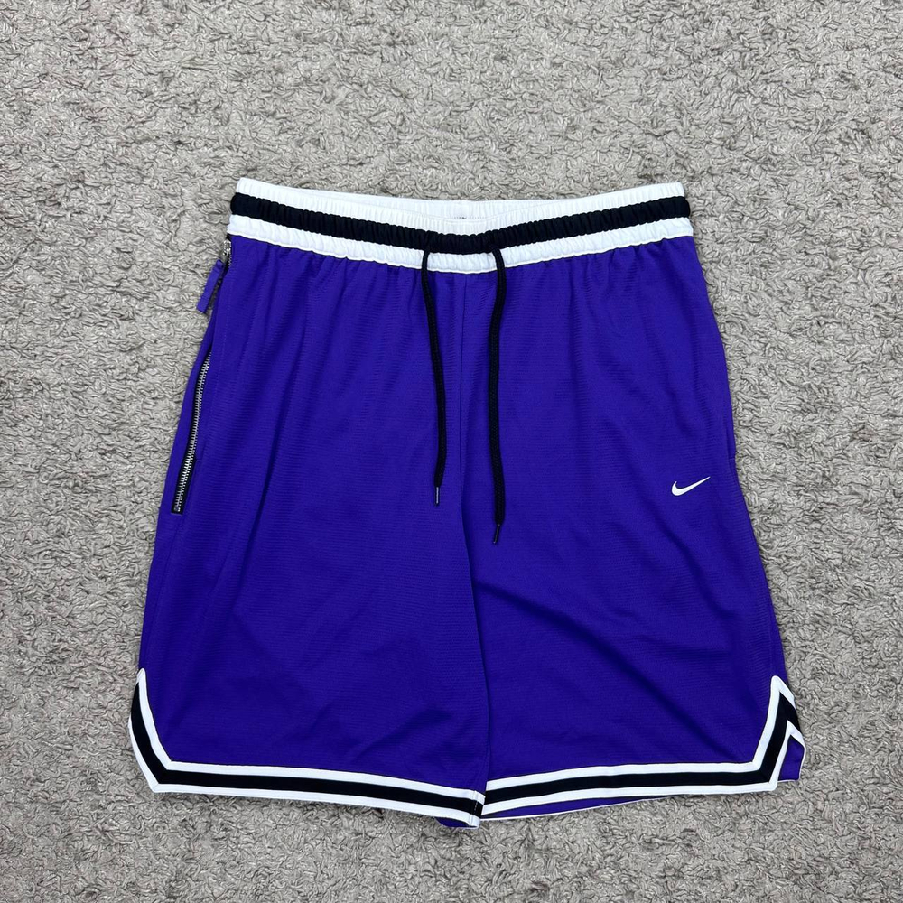 Шорты Nike DNA
