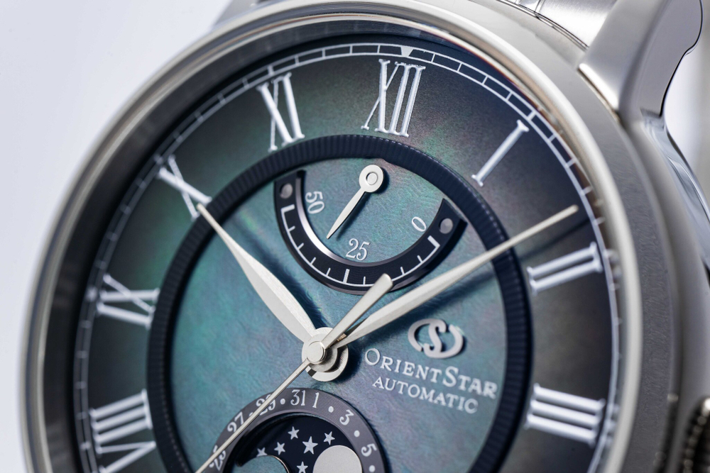 Часы механические Orient Star Classic RE-AY0116A00B