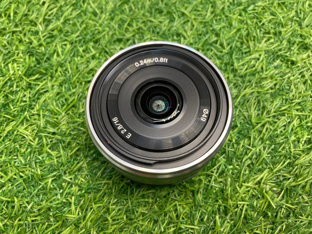 Sony 16mm 2.8 E