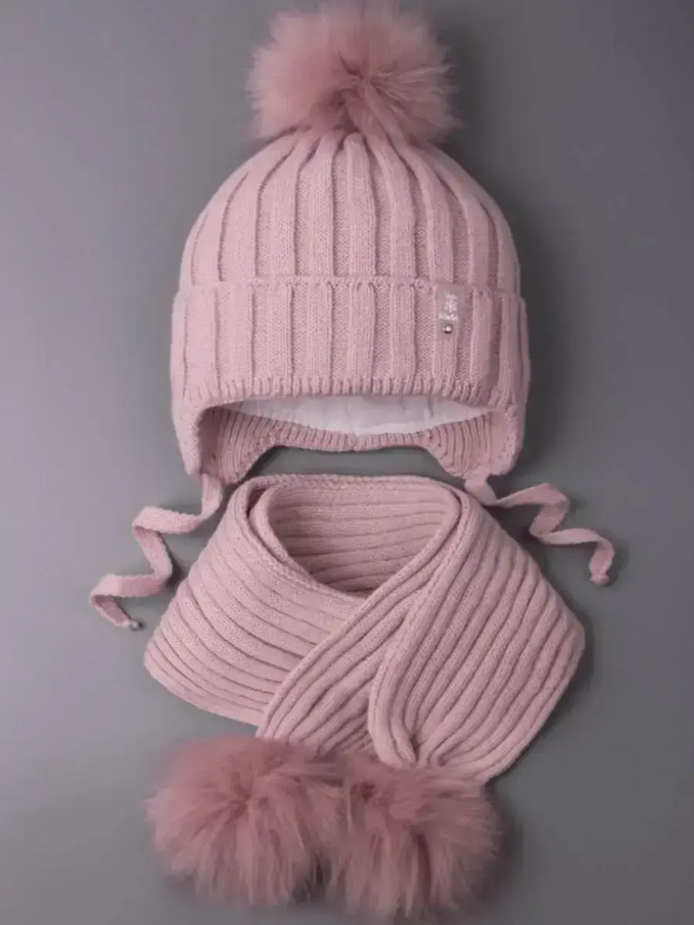 Шапка для девочки зимняя вязаная и шарф