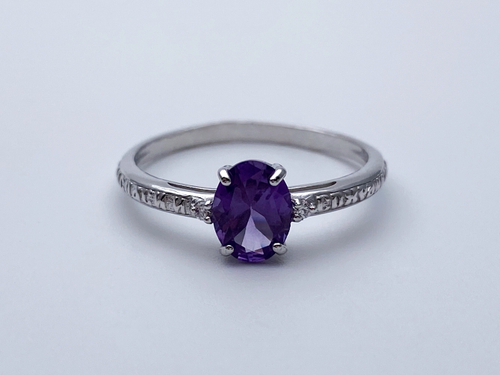 Кольцо из серебра  с камнями/Серебро/С камнями