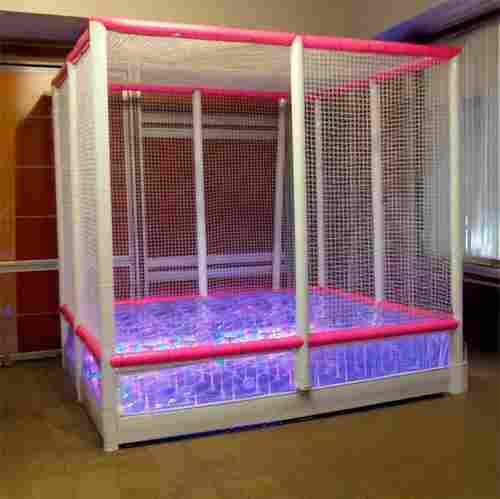 Игровой детский батут с LED-подсветкой в безопасном ограждении, 2,5х2,5х2,75 м