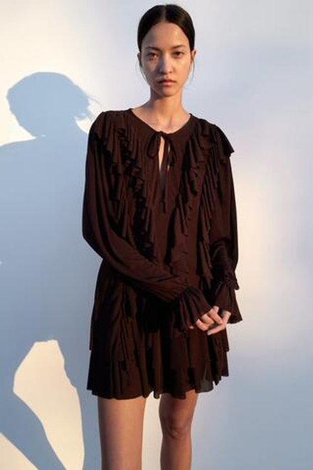 ZARA КОРОТКОЕ ПЛАТЬЕ С ВОЛАНАМИ, ШОКОЛАДНЫЙ