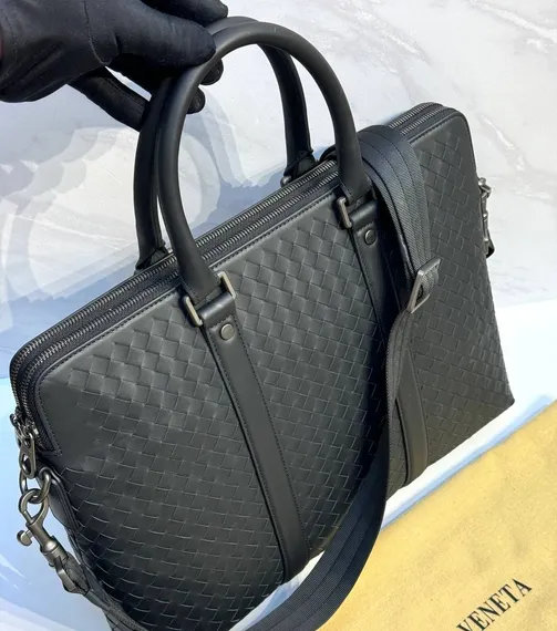 Кожаный портфель Bottega Veneta с плечевым ремнем