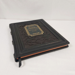 Подарочный набор "Великие полководцы" книга и ежедневник в обложке из натуральной кожи
