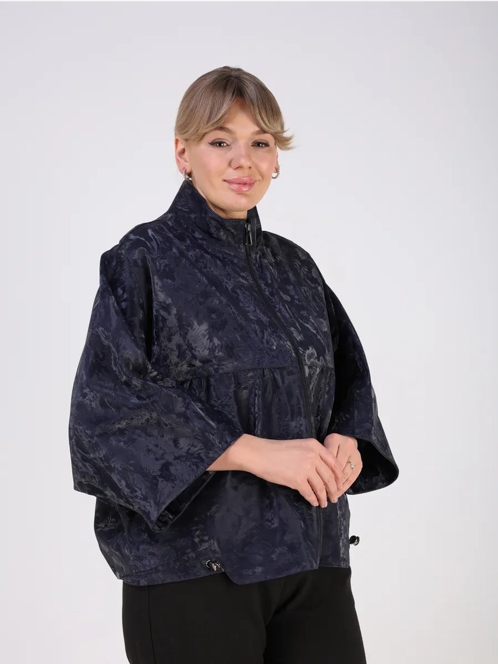 Кожаная куртка демисезонная замшевая с принтом