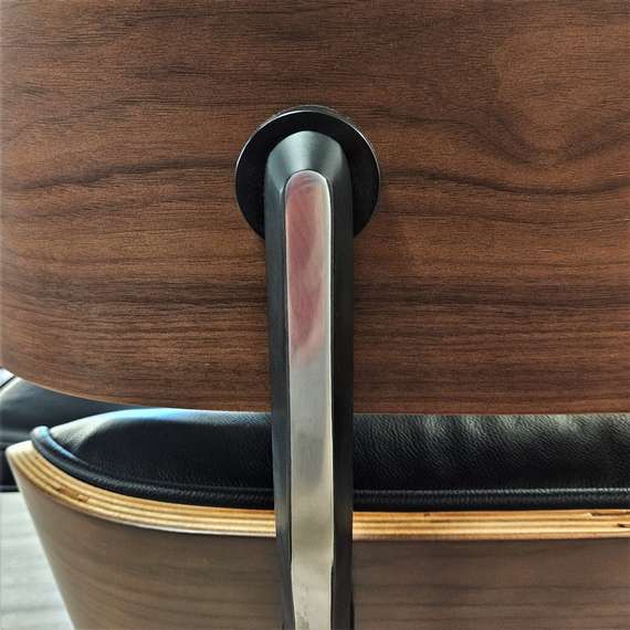 Кресло Eames Lounge с оттоманкой, черная кожа