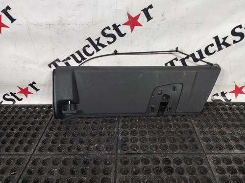 Накладка в сборе с тросом инструментального ящика 2023г