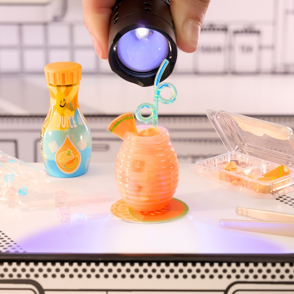 MGA's Miniverse - Мини еда Кафе Шар-сюрприз Make It Mini Cafe 546801