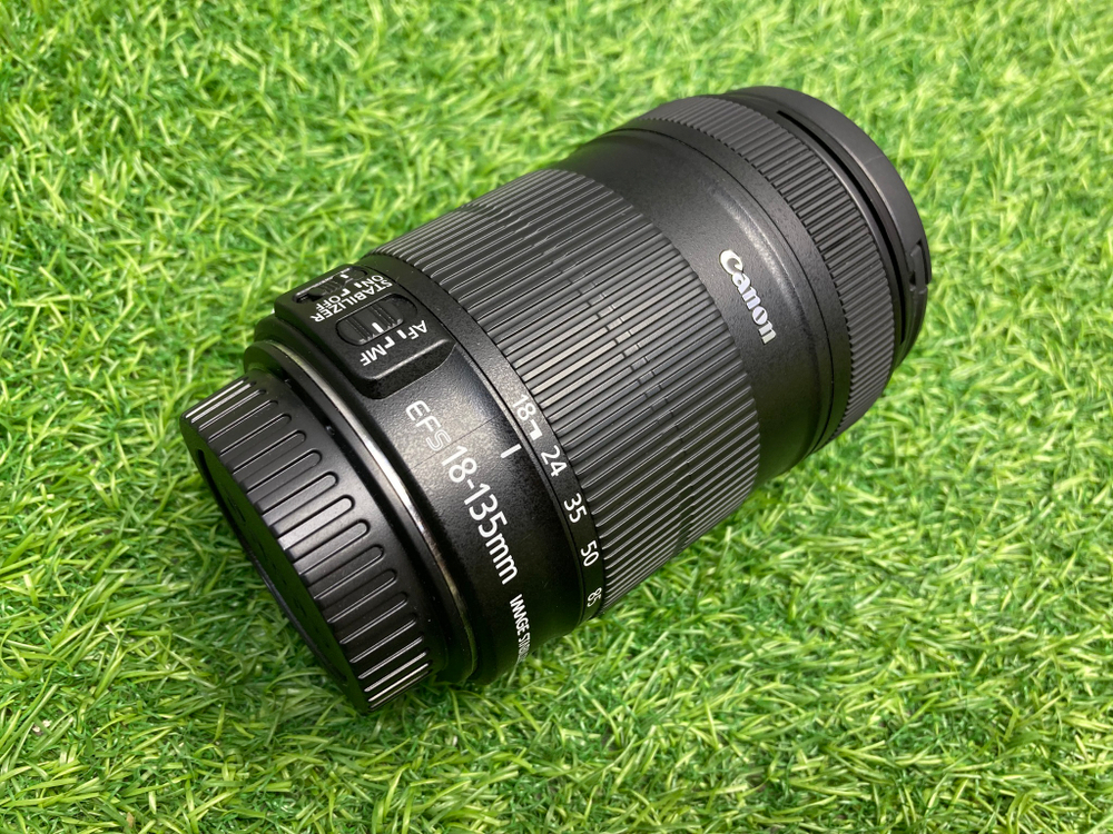 Canon EF-S 18-135mm 3.5-5.6 IS
