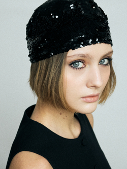 Шапочка из пайеток