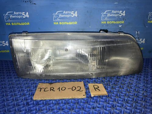 Фара передняя правая TOYOTA ESTIMA 1999