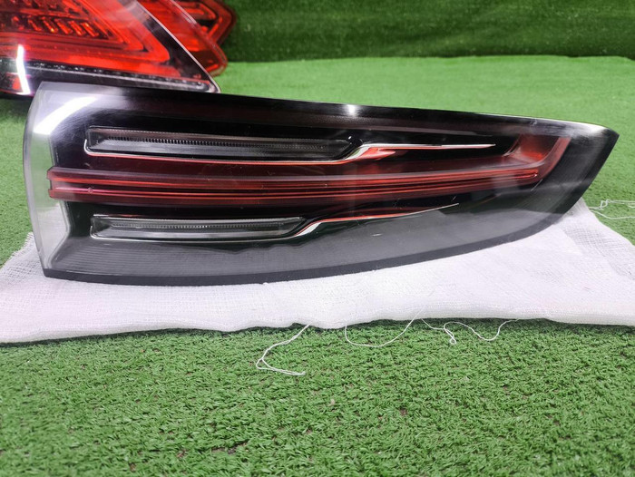 Фонарь правый внешний Porsche Cayenne 3 (17-23)