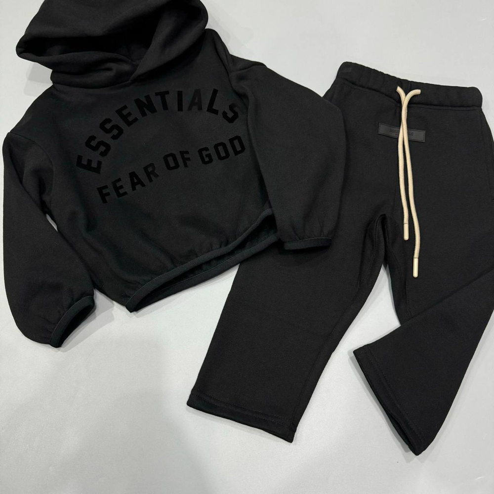 Костюм Essentials