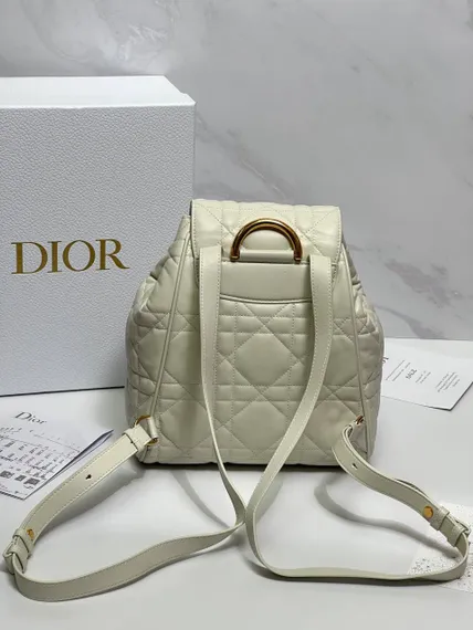 Рюкзак Dior Caro белый, модель среднего формата