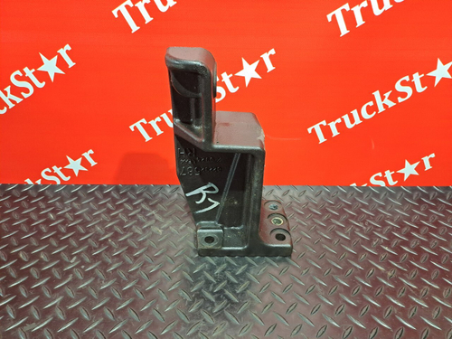 Кронштейн бампера переднего правый