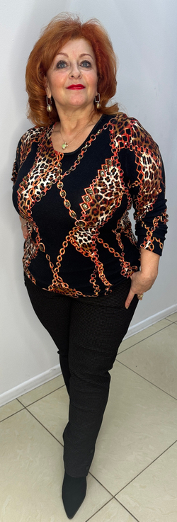 Нарядный джемпер с оригинальным принтом