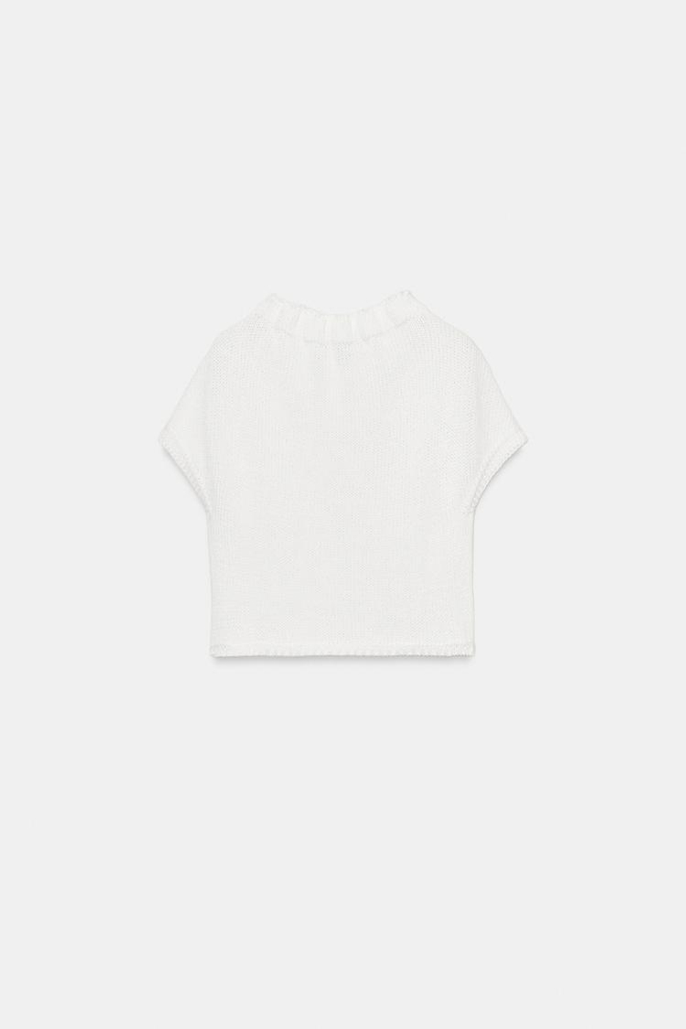 ZARA ТРИКОТАЖНЫЙ ТОП С ВОРОТНИКОМ СО СБОРКАМИ, БЕЛЫЙ