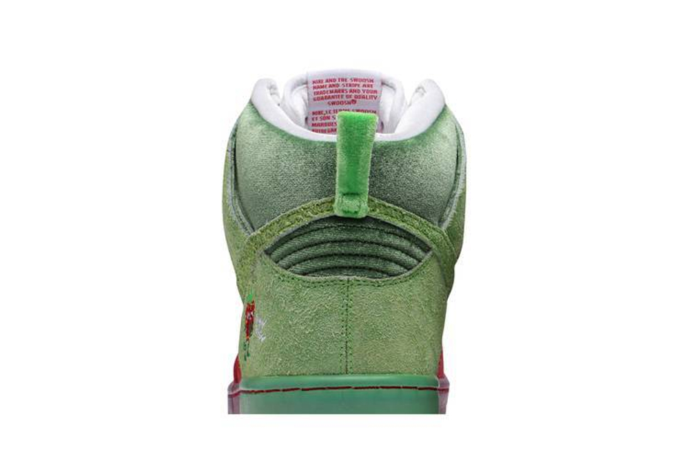 Кроссовки Nike Dunk Sb Pro Qs "Strawberry Cough"