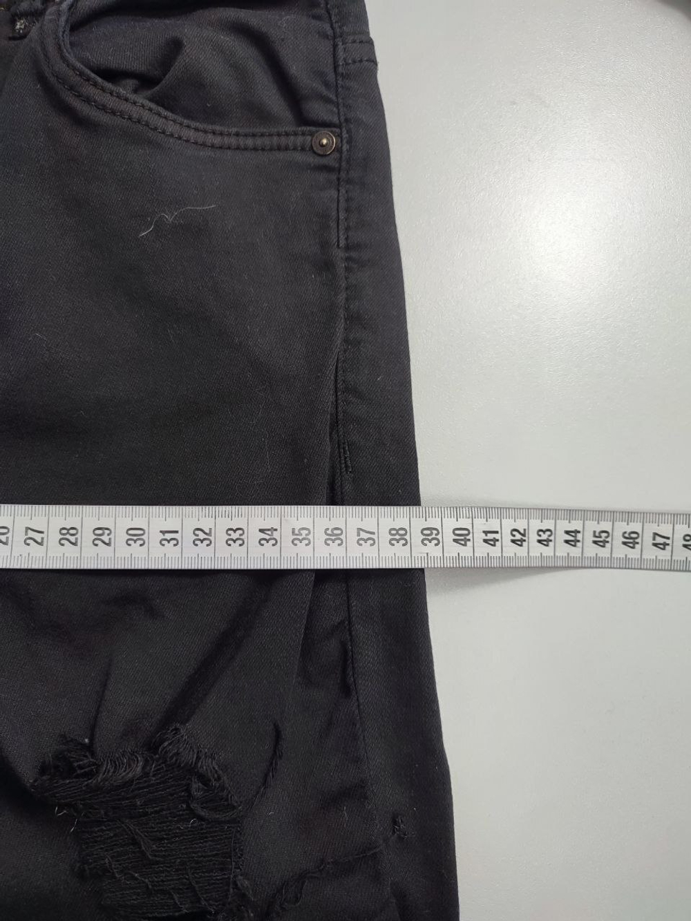 Джинсы Mango с рваным эффектом 46 размер