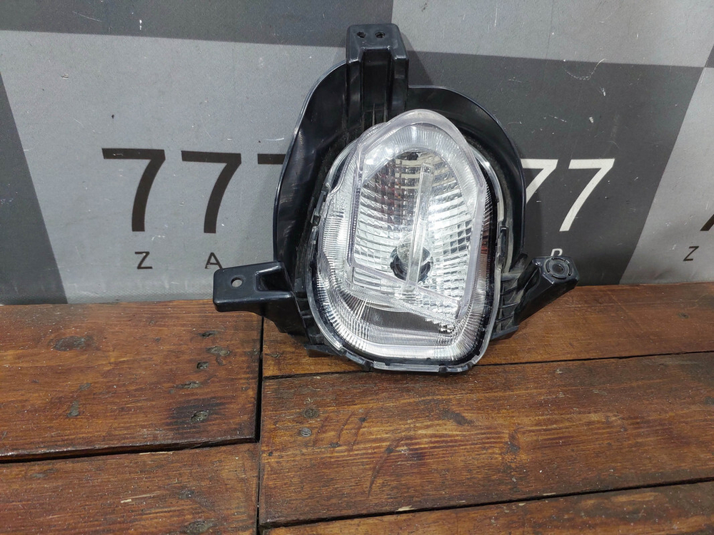 ПТФ передняя правая Hyundai Solaris 2 (HCR) 20-нв Б/У Оригинал 92208H5500