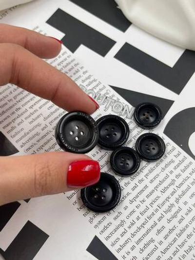 Пуговицы Барб. черные с прожилками и высокими бортиками (натуральный рог)