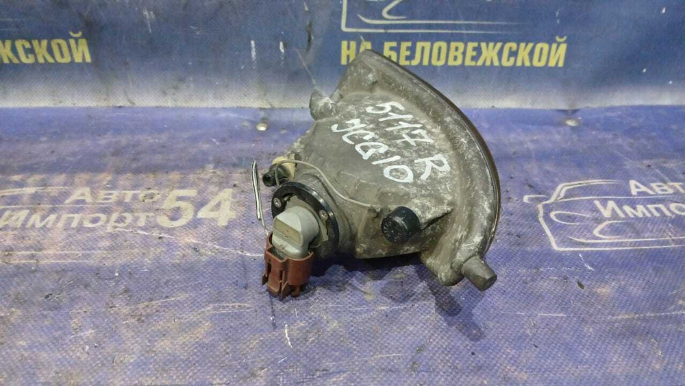 Туманка правая TOYOTA BREVIS 2004