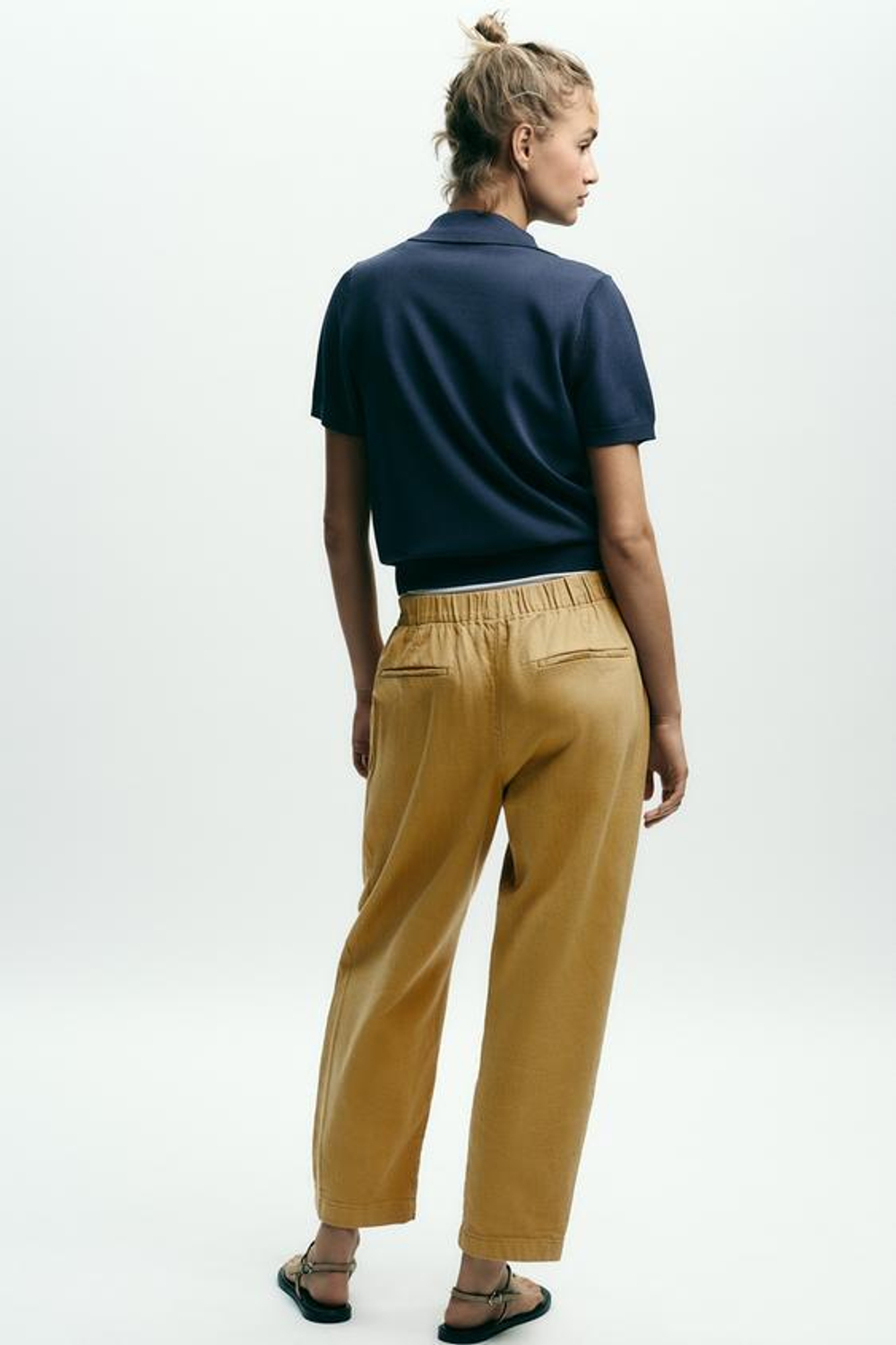 ZARA БРЮКИ-ДЖОГГЕРЫ С ЗАСТЕЖКОЙ НА КНОПКУ СНИЗУ, ГОРЧИЧНЫЙ