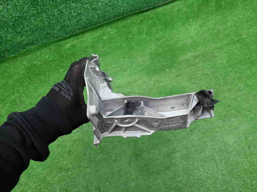 Кронштейн передней панели Mercedes GLC X253 15-22