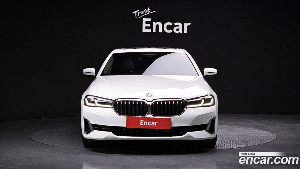 BMW 5 Series (G30) 520i Luxury (12.2022)
